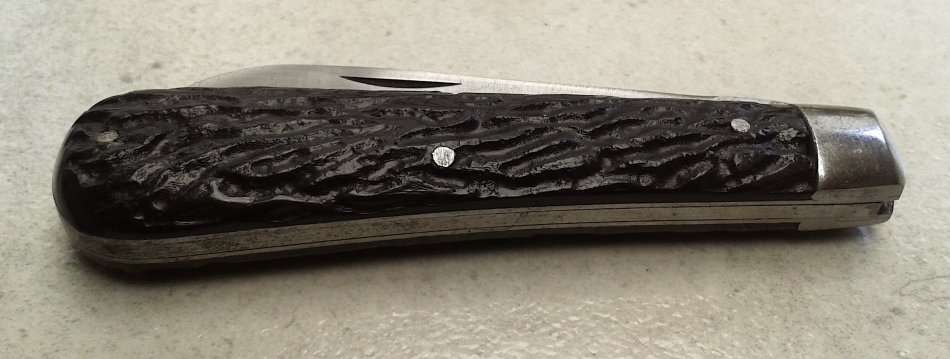 Vintage Taylors Eye Witness Lambsfoot pocket knife. Made in Sheffield, England.