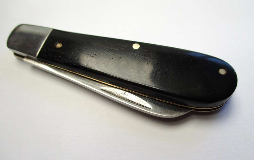 Pocket knife - Tekut - Black bone handle - 7Cr17MoV  Steel