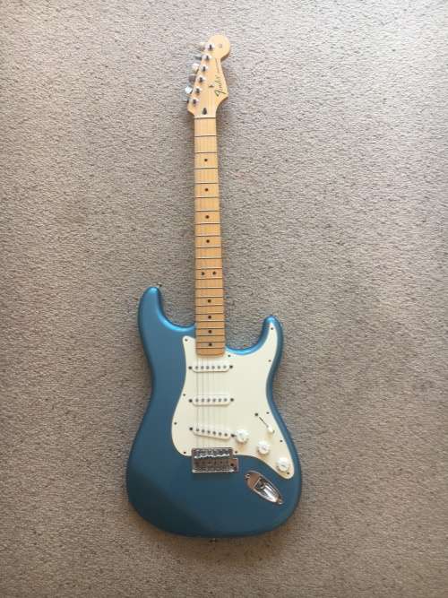 Fender Stratocaster with maple fretboard - Mexican
