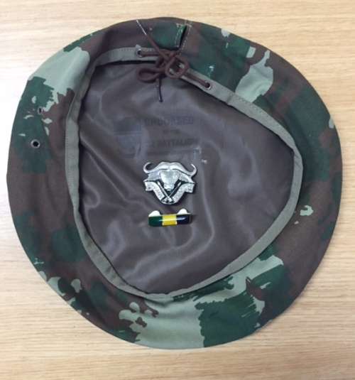 SADF - 32 Battalion VA  beret complete with badge and balki
