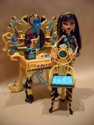 monsters high cleo de nile vanity set ***original brand***