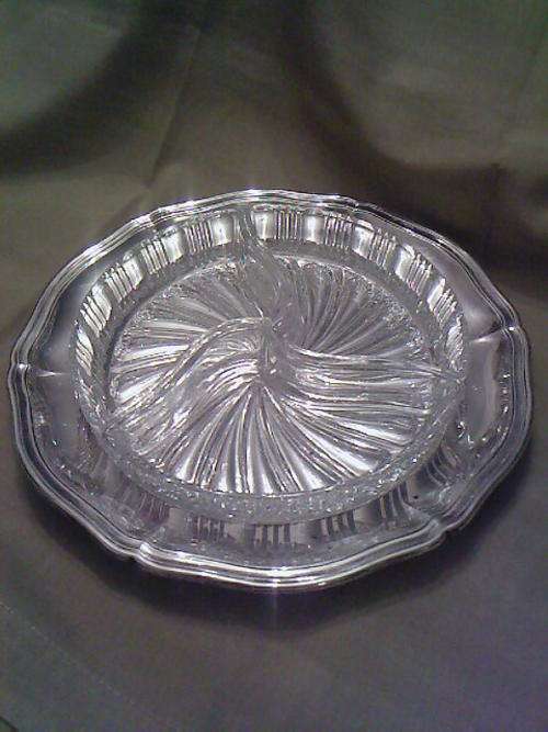 GLASS AND SILVER PLATED SNACK SERVER