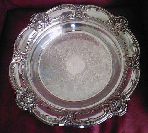 EXQUISITE LARGE SILVER PLATED SERVING TRAY WITH ANCHOR HOCKING GLASS LINER
