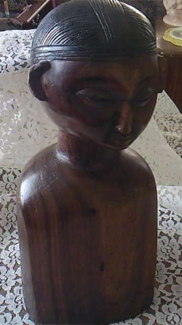BEAUTIFUL LARGE WOODEN BUST