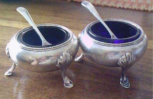 2 BEAUTIFUL EPNS SALTS WITH COBALT BLUE GLASS LINERS + SPOONS