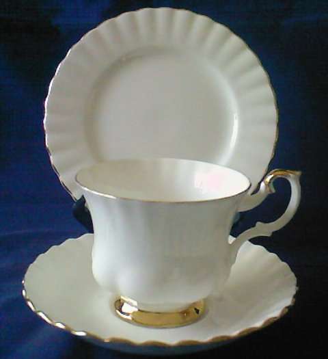 BEAUTIFUL ROYAL ALBERT VAL d'OR TRIO (12 AVAILABLE)