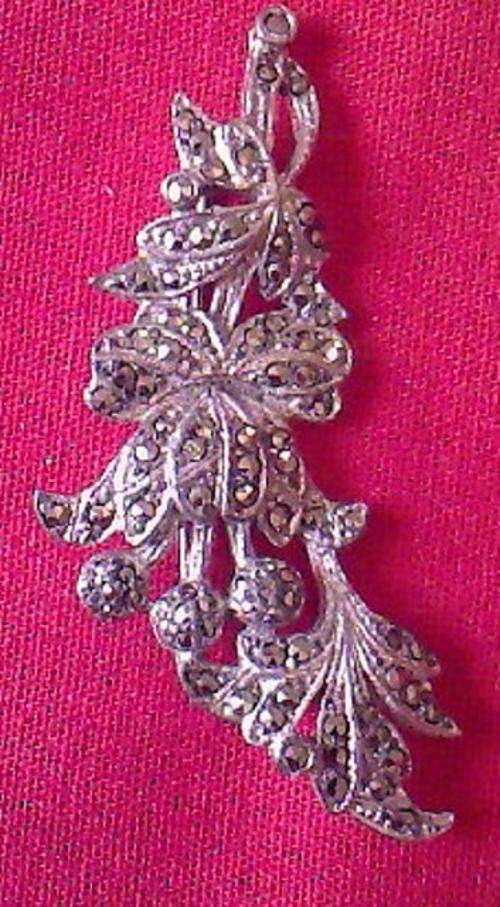 LOVELY BOUQUET OF MARQUISITE ENCRUSTED FLOWERS