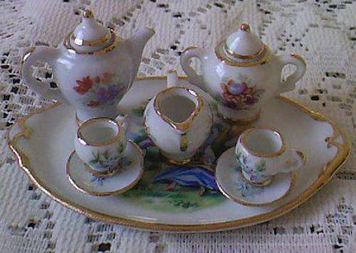 LIMOGES 8-pc MINIATURE TEA SET : GORGEOUS!
