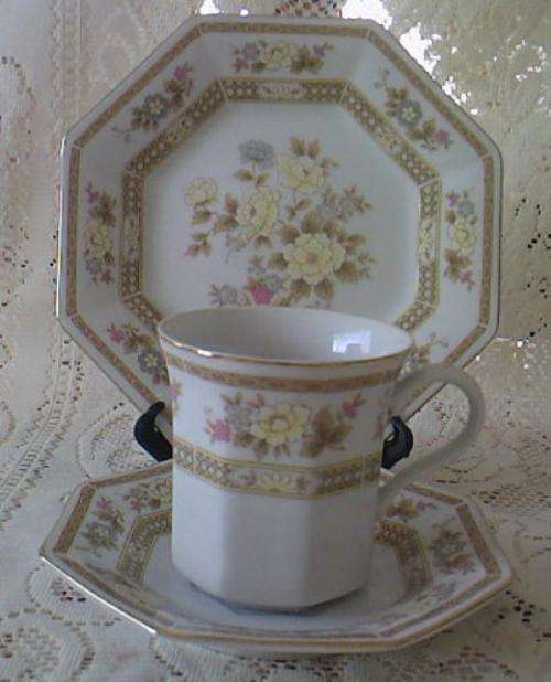 4 X MIKASA 'ANTOINETTE' HEXAGON-SHAPED TRIOS