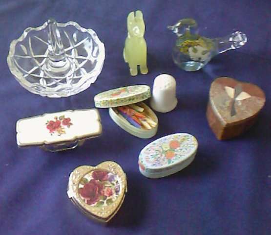 9 ASSORTED TRINKETS : HAVE A LOOK!