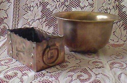 1 COPPER BOWL, 1 COPPER LOAF TIN WITH BRASS HANDLES