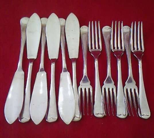 SET OF EPNS 'FISHTAIL' PATTERN CUTLERY