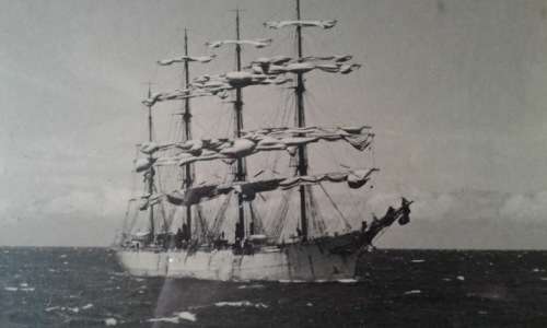 sailing ship photograph approx 1915? the Pommeren??