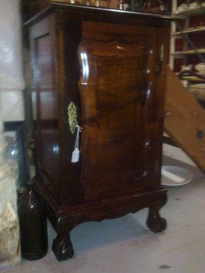 Embuia Ball-in-Claw cabinet