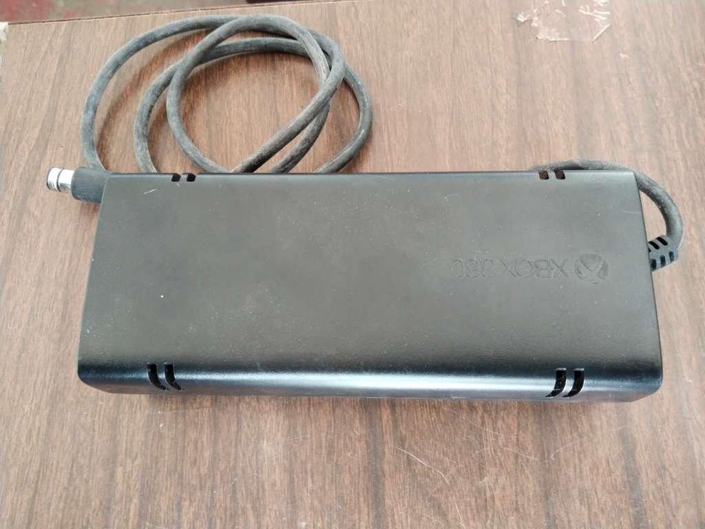 Xbox 360 E 500GB Bundle