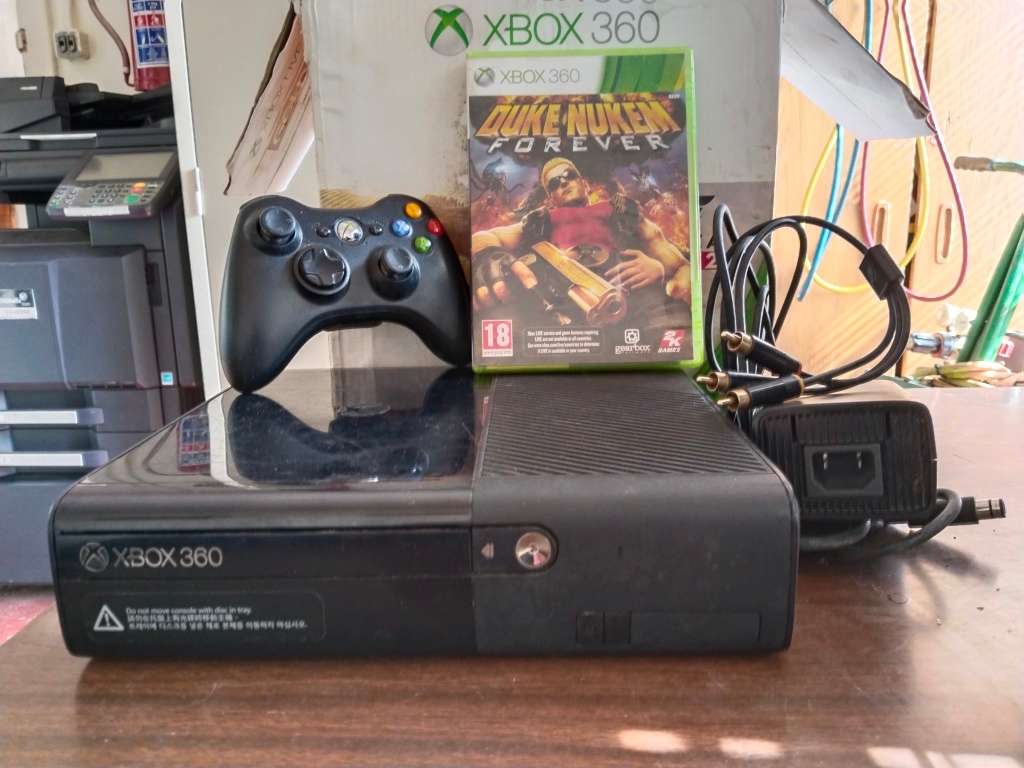 Xbox 360 E 500GB Bundle