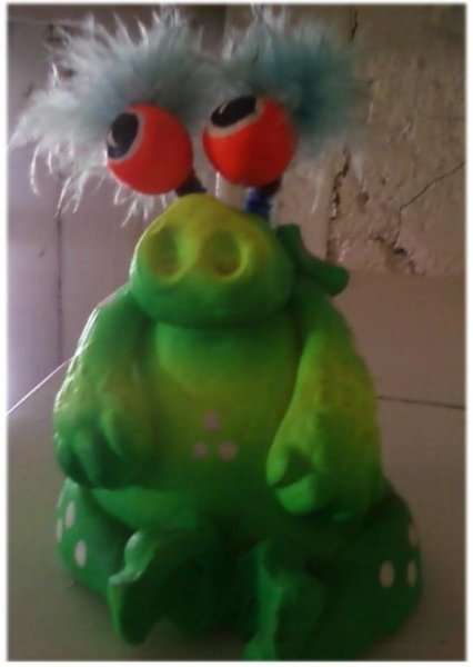 COLLECTABLE ORNAMENT "GOOGLE EYED MONSTER"