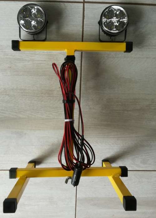 2 x 25Watt Spotlights ( Free Bear Grylls Scout Knife )