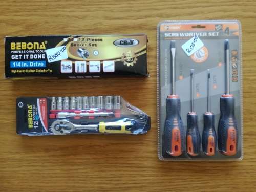 12 Piece Socket Set - 4 x Screwdriver set & Free Bear Grylls Scout Knife