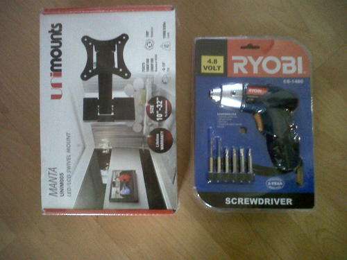 Ryobi Screwdriver & 10" - 32" LCD/LED Swivel Tv Mount