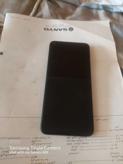 Huawei Nova 8i,128, 6gb, 64mp faulty