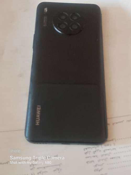 Huawei Nova 8i,128, 6gb, 64mp faulty