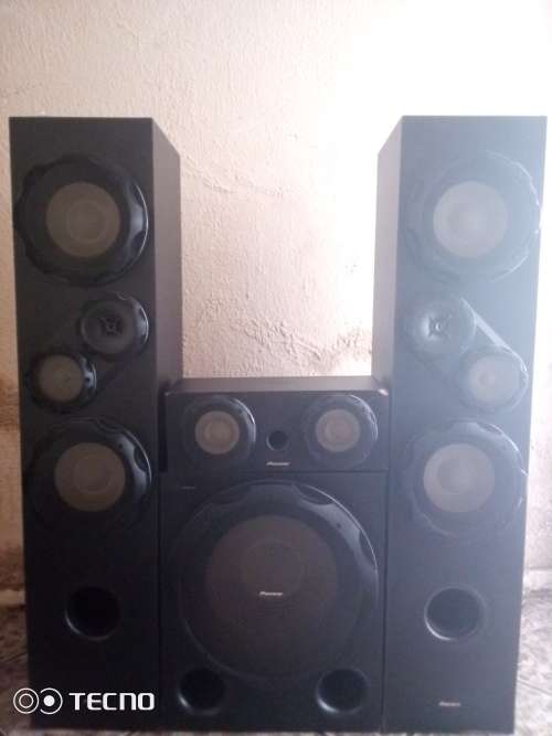 Massive PIONEER SPEAKER SYSTEM
