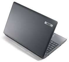 Masive Aspire 5733, i3, 1TB, 8gb, windows 10, with bag and mouse