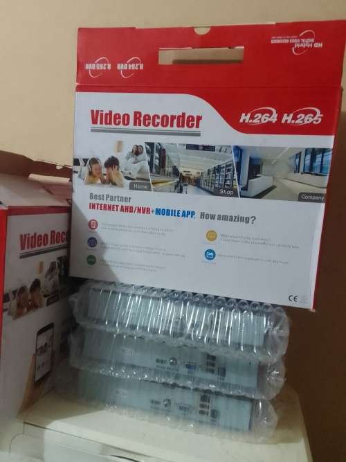 Brand New 8 CHANNEL internet AHD/ NVR with Mobile app