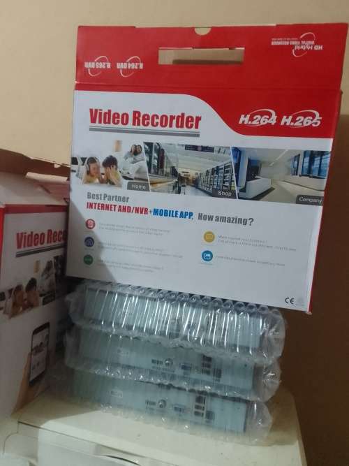 Brand New 8 CHANNEL internet AHD/ NVR with Mobile app