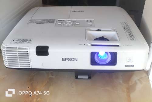 Epson EB-1940W Ultra Mobile Wireless WXGA Cinema or Business Projector with over 90% of lamp life