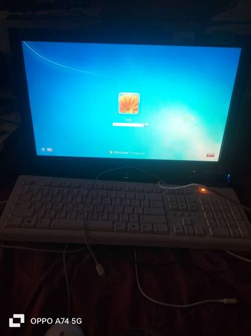 Office Boss MSI MS-6638 ALL IN ONE computer, 19` touch screen, WiFi, very fast, demo keyboard, mouse