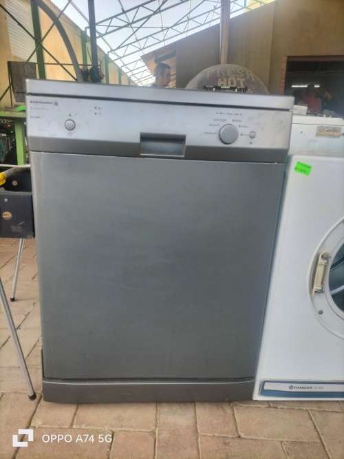Kelvinator Dishwasher in fairly used condition (KD12MM1)