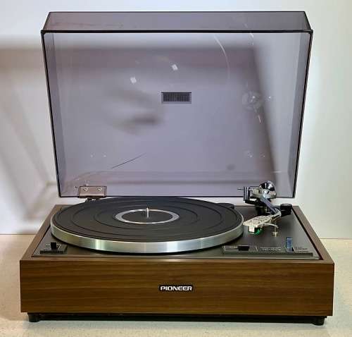 Collecter`s Item Pioneer PL-12D 2-Speed Belt-Drive Turntable (1972-1976) model