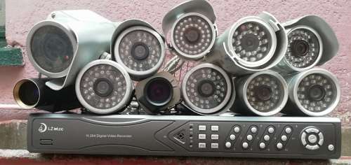 16 CHANNEL CCTV SYSTEM P, 8 channel video splitter, 14 x IR, CCD CAMERAS