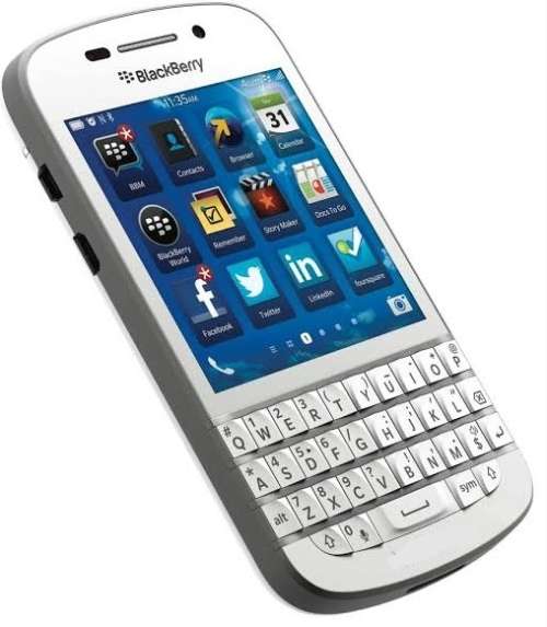 ICONIC BLACKBERRY Q10 IN ALMOST NEW CONDITION. 16GB, 2GB ram, 1.5ghz, 8mp