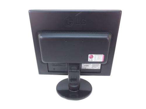 X 3 ALMOST NEW LG 1942SE 19'' MONITORS IN 9.8 /10 CONDITION, valued @ R1800