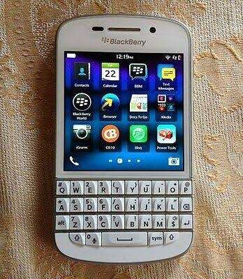 ICONIC BLACKBERRY Q10 IN ALMOST NEW CONDITION. 16GB, 2GB ram, 1.5ghz, 8mp