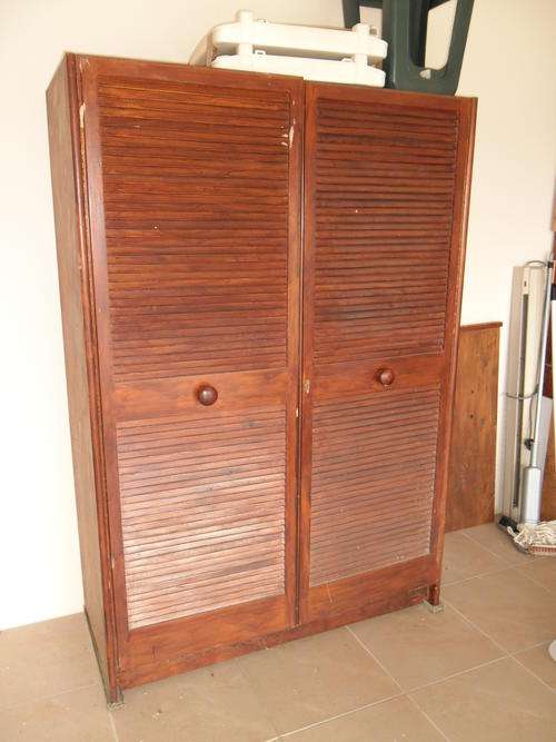 Large louve cupboard 2