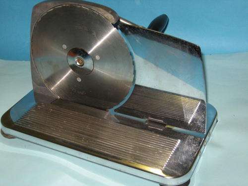 VINTAGE PINEWARE STAINLESS DELUXE SLICER