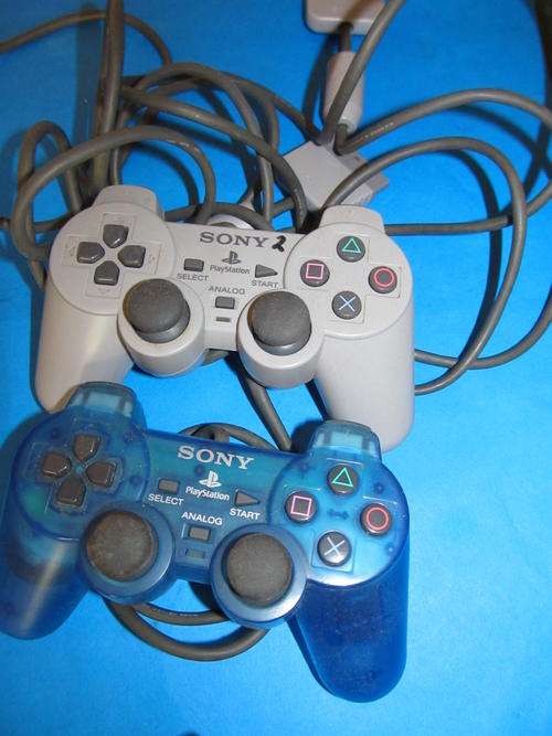 PLAYSTATION REMOTES X2