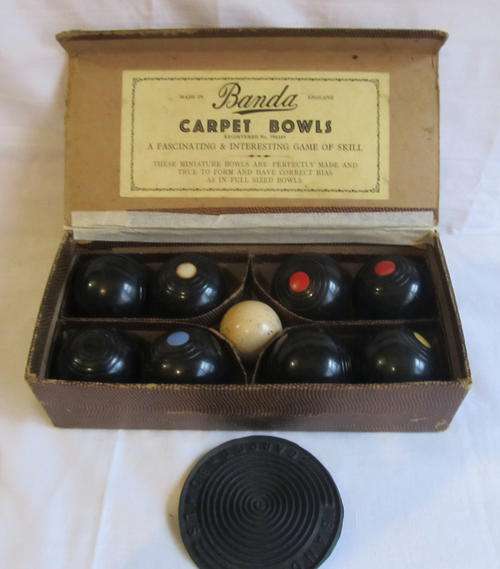 BANDA CARPET BOWLS SET