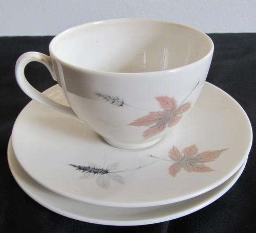 ROYAL DOULTON TRIO