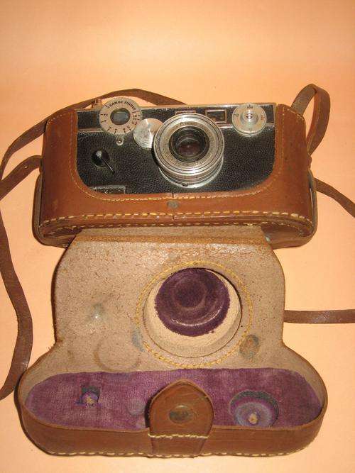 ARGUS CAMERA in LEATHER CARRY CASE