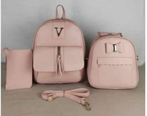 STYLISH SYNTHETIC LEATHER BAG SET WORTH 800!!!