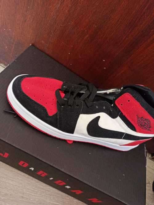 NIKE AIR JORDAN 1 RED