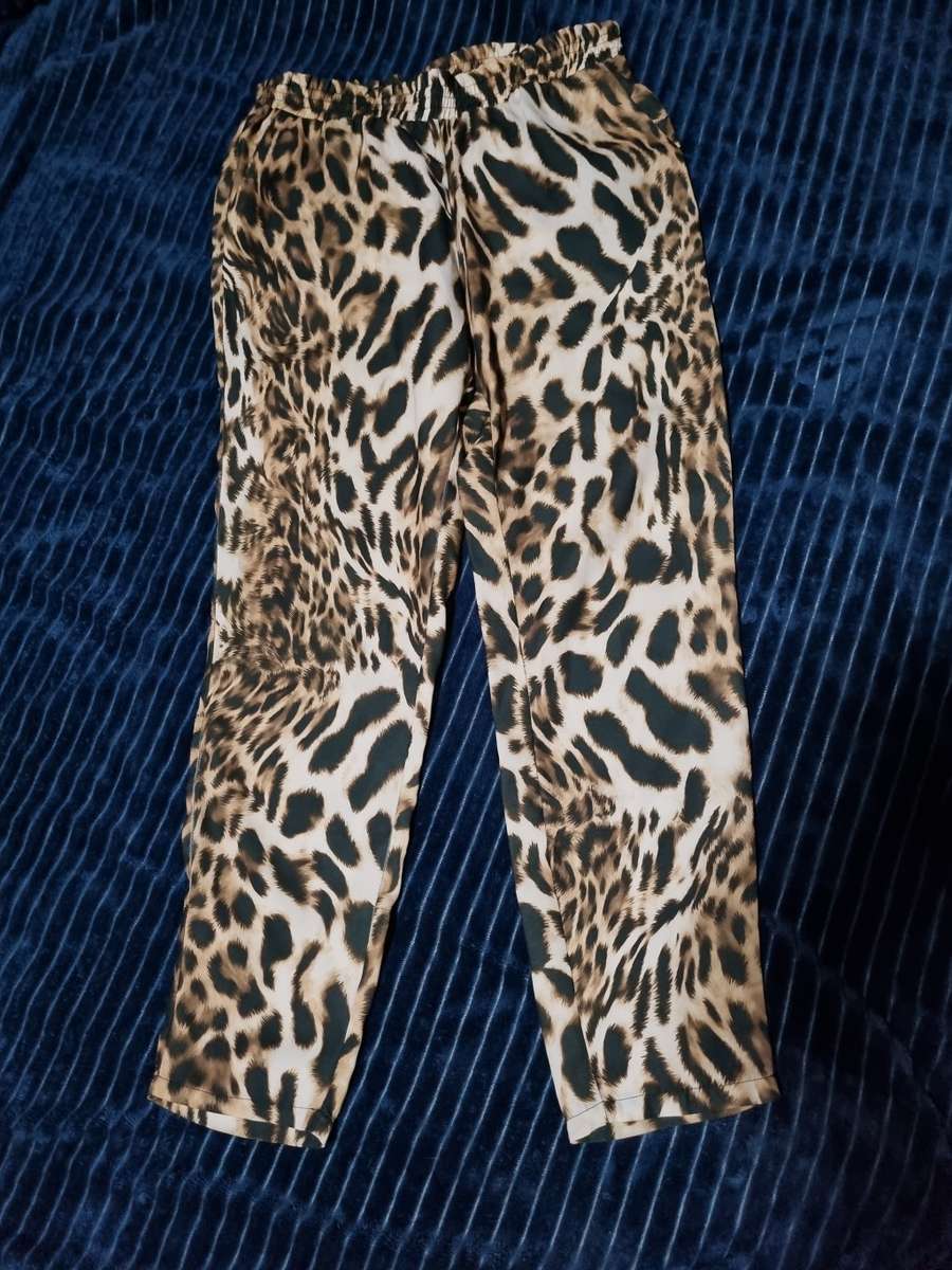 Printed ladies pants size M