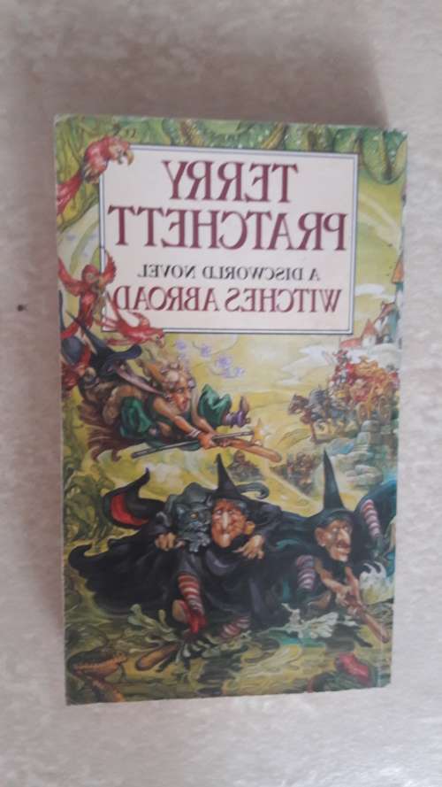 Terry Pratchett - Witches Abroad