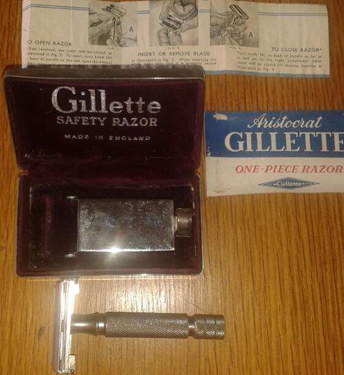 ARISTOCRAT GILLETTE ONE PIECE RAZOR SET- NEVER BEEN USED