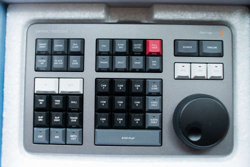 BlackMagic DaVinci Speed Editor (Includes DaVinci Resolve Studio 17) *NEVER USED, in original box